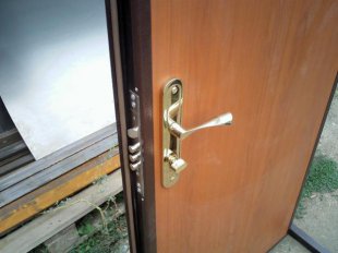 Как утеплить металлическую дверь